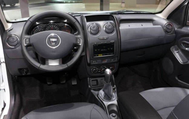 Фото салона Renault Duster 2014